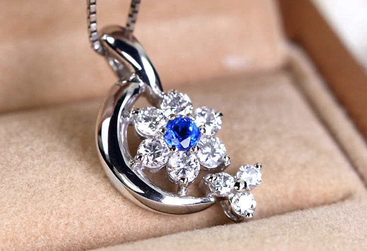 ジュエリー通販ジュエルプラネット【日替り大特価】K18　Total0.5ct　プリンセスカットダイヤモンドリング【10月8日20時販売開始】