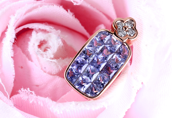 ジュエリー通販ジュエルプラネット【日替り大特価】K18　Total0.5ct　プリンセスカットダイヤモンドリング【10月8日20時販売開始】